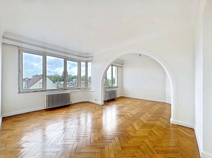 Gepresenteerd door Carla Rodriguez : 0494 07 97 54 / carla.rodriguez@victoire.be<br />
Victoire junot biedt een licht appartement met twee slaapkamers