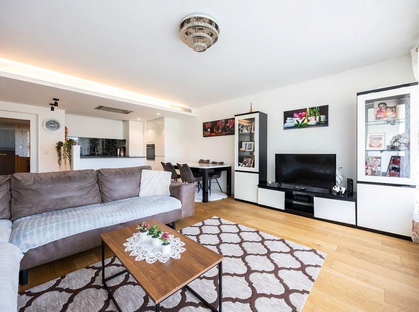 Appartement te koop in Wim Saerensplein 21 bus 002,
                    2100 Deurne