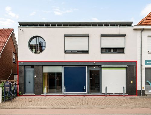                                         Bâtiment commercial à vendre à Arendonk, € 159.000
