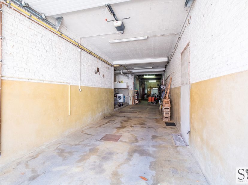 Wonen én werken op dezelfde locatie<br />
In het rustige Houtem, een deelgemeente van Vilvoorde en grenzend aan Eppegem, bevindt zich deze karakterist