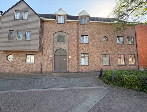                                         Gelijkvloers app. te huur in Geel, € 720
