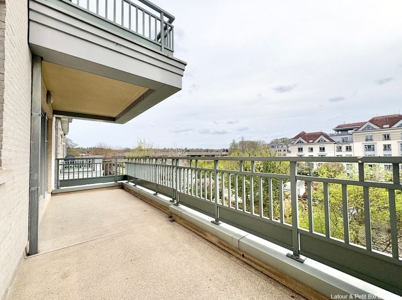 WOLUWE-SAINT-PIERRE – Ideaal gelegen nabij Place Dumon en Stockel, op een steenworp van "SportCity" en de winkels aan Parvis Sainte-Alix, in een aange