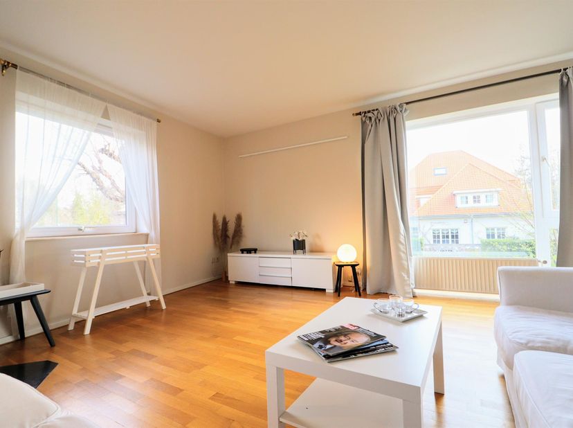 WOLUWE-SAINT-PIERRE - Situé dans un quartier agréable et arboré, à deux pas de toutes les commodités, dans un petit immeuble très bien entretenu, magn