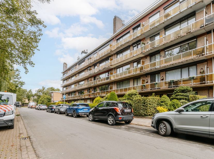Dit tweeslaapkamer appartement is gelegen aan het gezellige park Distelhoek, dichtbij invalswegen, scholen, winkels en openbaar vervoer. Je geniet van