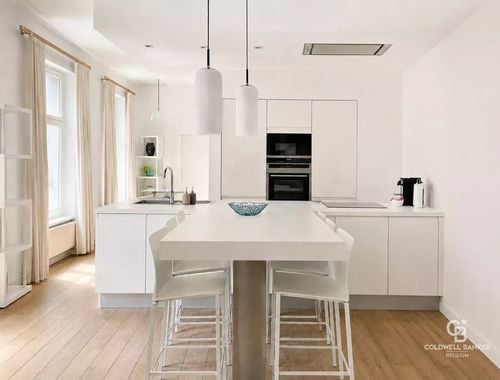                                         Appartement te huur in Brussel, € 2.000
