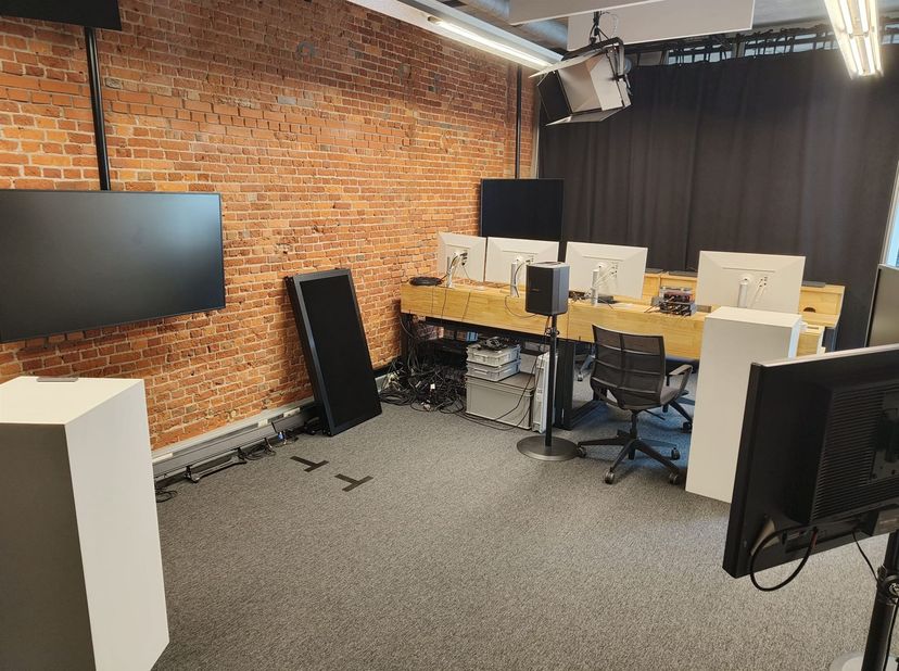 Studio akoestisch geïnstalleerd te huur op toplocatie!<br />
<br />
Ligging: De kantoorruimtes zijn gelegen op toplocatie in Merksem in de Koekenfab