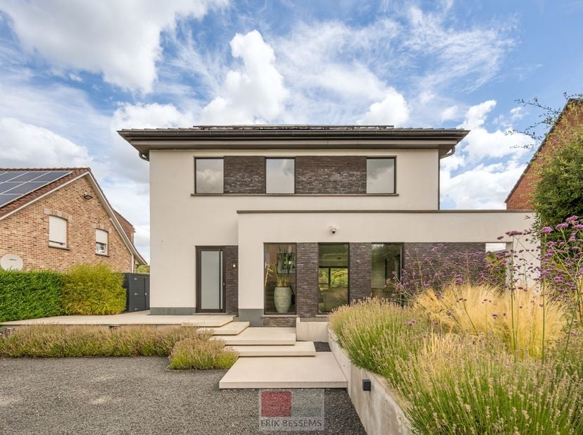 Wonen waar elke dag als vakantie voelt<br />
<br />
Sommige woningen bieden comfort. Andere bieden ruimte. En dan zijn er plekken waar alles samenkomt
