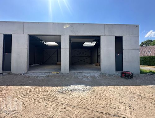                                         Bedrijfsgebouw te koop in Berlare, € 290.240
