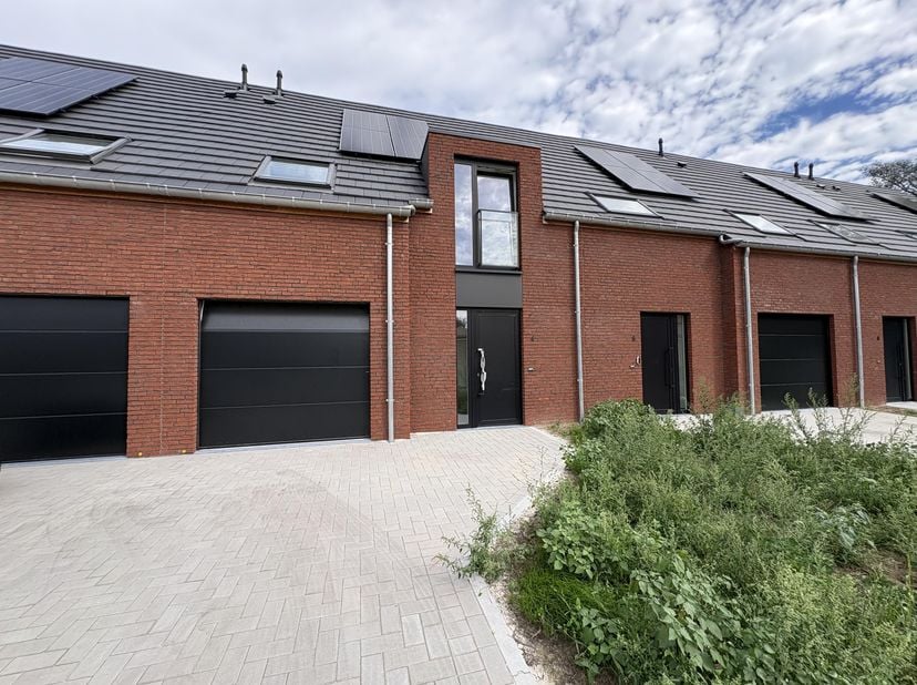 Huis te koop in ,
                    7740 Pecq