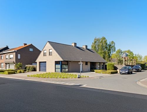                                        Maison à vendre à Oekene, € 589.000
