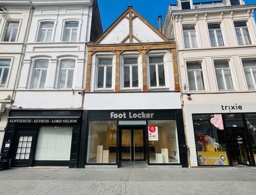                                         Bien commercial à louer à Kortrijk, € 3.750
