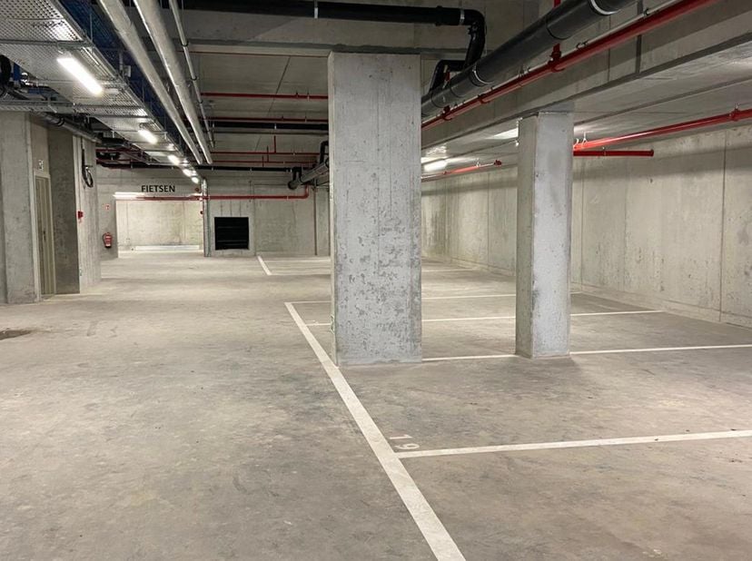 Heb je genoeg van parkeerproblemen in het centrum? Grijp nu je kans om een ondergrondse parkeerplaats aan te kopen op een uitstekende locatie in het h
