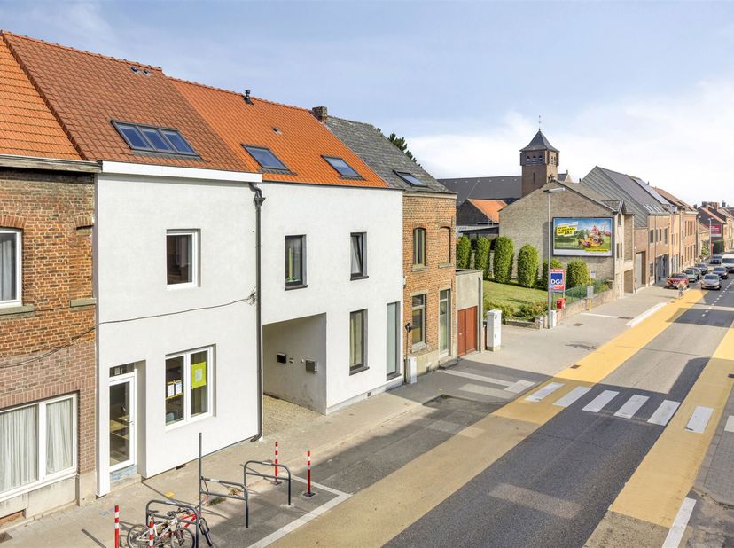 **Investeren nabij Gasthuisberg**<br />
<br />
Op een steenworp van het centrum van Leuven kan je dit opbrengstpand met 3 vernieuwde studio's terugv
