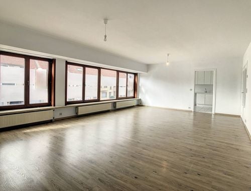                                         Appartement te huur in Nieuwpoort, € 800
