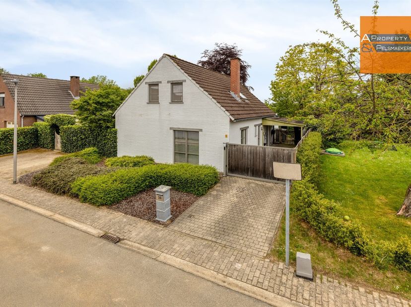Deze prachtige, lichtrijke woning met 3 slaapkamers is gelegen in een rustige doodlopende straat in Erps-Kwerps. Aan de woning is er parkeergelegenhei