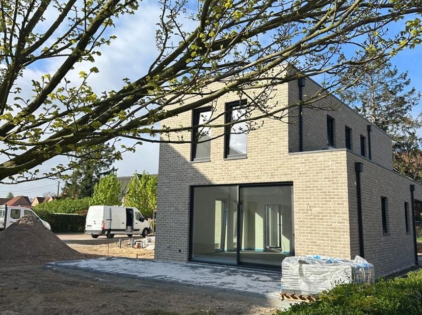Nieuwbouwwoning met 3 slaapkamers op een rustige, landelijke locatie in Voorshoven<br />
<br />
Deze moderne, vrijstaande BEN-woning (blok A2) is gele