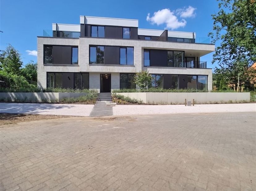 Binnenkort opent Residentie Emiel &amp; Julie haar deuren voor haar eerste bewoners. <br />
Een exclusief woonproject met 18 ruime en hoogwaardig afgewer