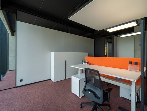                                         Kantoor te huur in Roeselare, € 930
