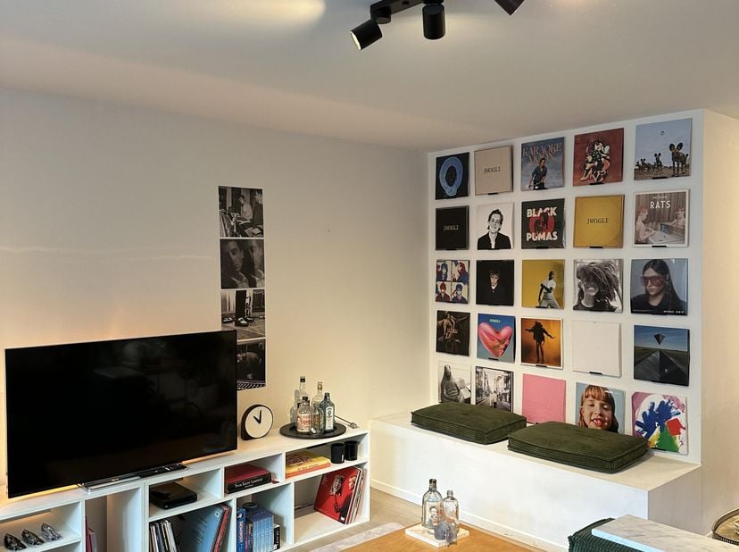 Op zoek naar een interessante investering in het centrum van Kortrijk? Dit appartement combineert een uitstekende ligging met rust en comfort en wordt