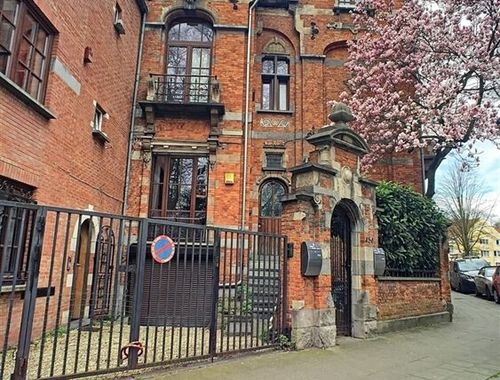                                         Herenwoning te koop in Laken, € 875.000
