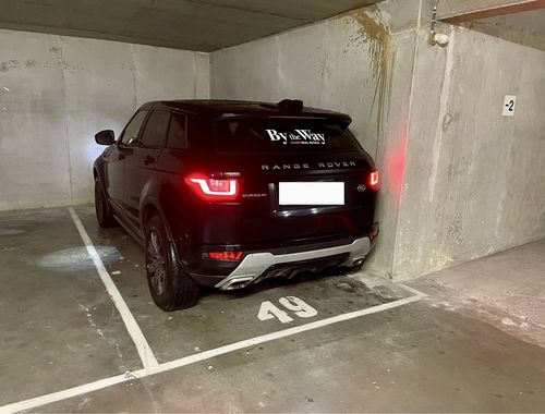                                         Garage en sous-sol à louer à Woluwe-Saint-Lambert, € 80
