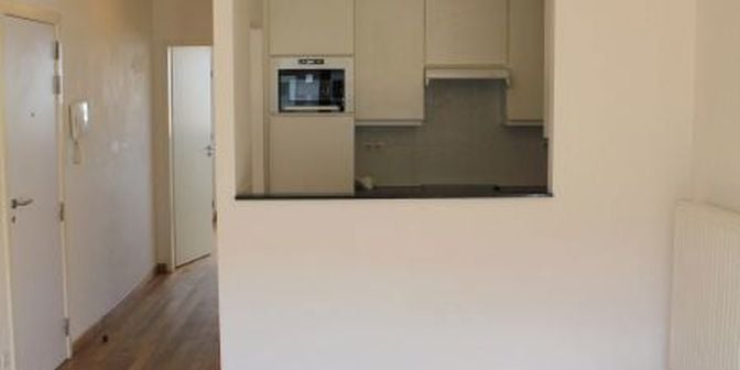 Appartement te huur in Avenue Albert Desenfans 15 bus 14, 1030 Schaarbeek