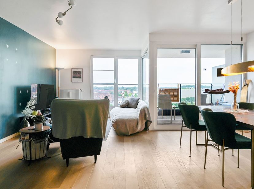 Vous recherchez un appartement en attique prêt à emménager et offrant un rendement locatif dans un emplacement de choix ? <br />
Ce magnifique appart