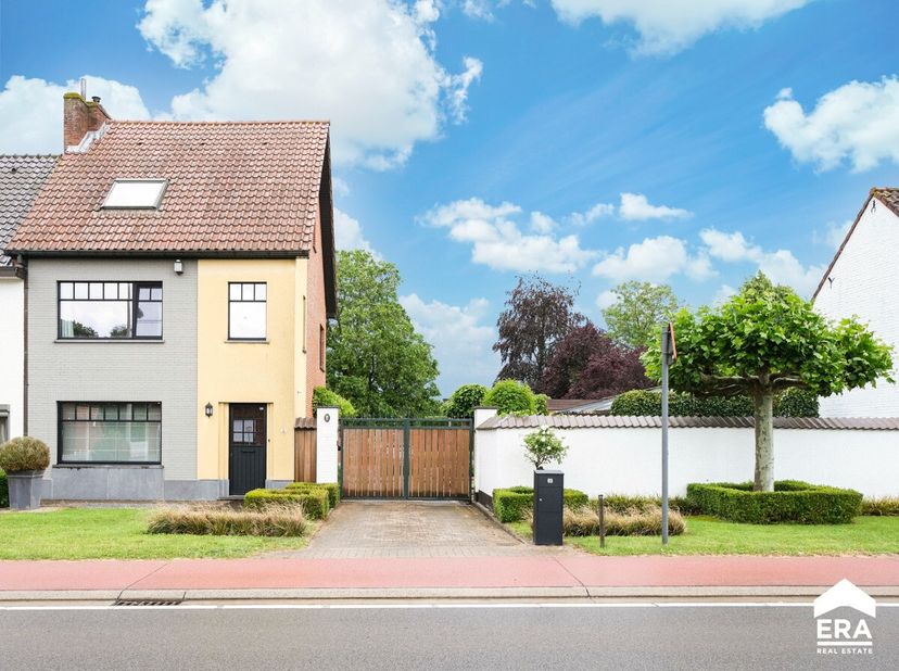 rong&amp;gt;Op zoek naar een woning waar ruimte, rust en toekomstmogelijkheden samenkomen? Dan is deze verzorgde gezinswoning absoluut een bezoek waard. V