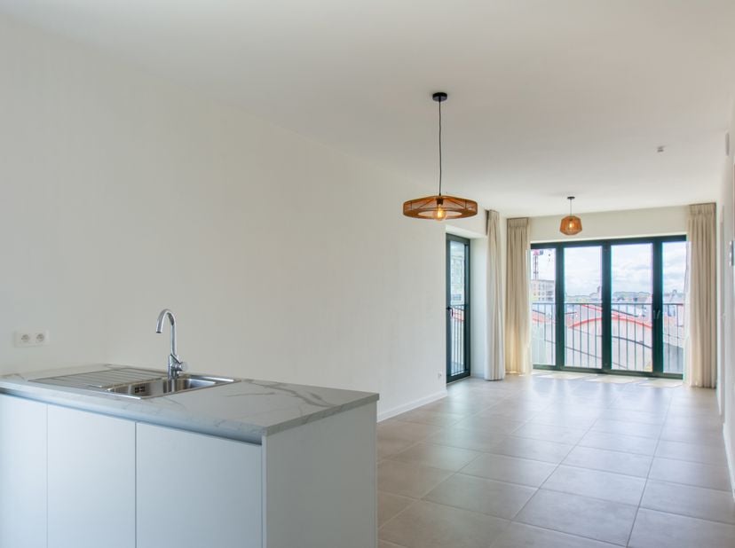 Dit nieuwbouwappartement van het project De Groene Poort geniet van een uitstekende ligging aan het Lobroekplein en het Kalverweipark, in de nieuwe dy