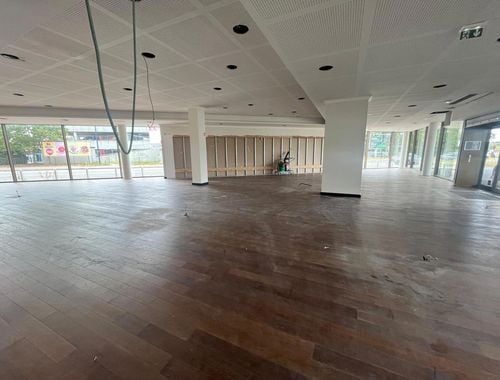                                         Gemengd gebruik te huur in Kontich, € 7.500
