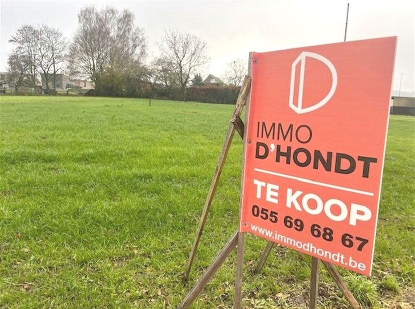 KAVEL 2 : <br />
Deze bouwgrond is gelegen tussen de Schelde en het Kluisbos en omgeven door het prachtig landelijk gebied van de Vlaamse Ardennen. <b