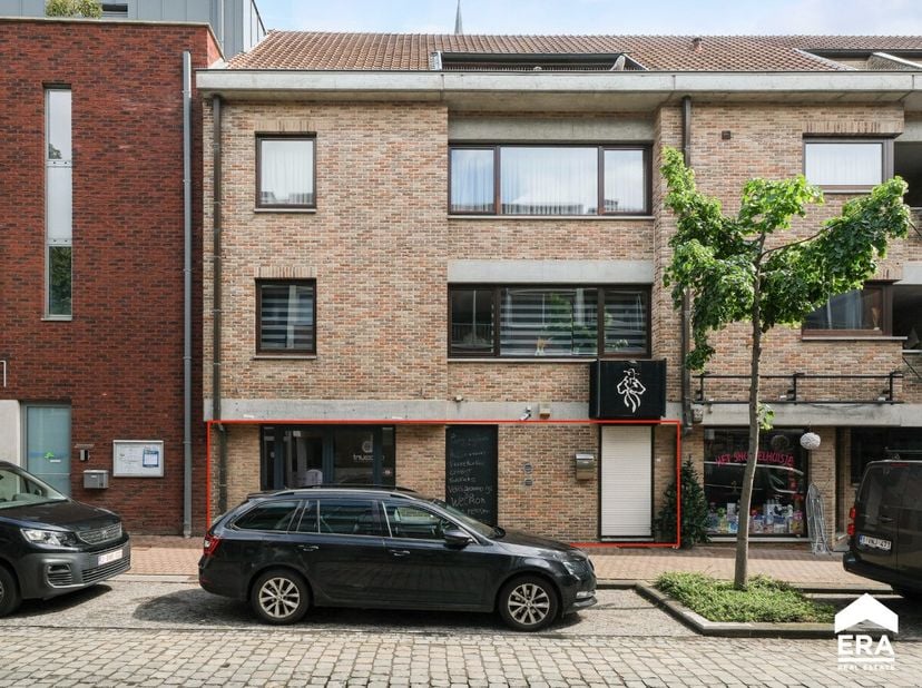 Bedrijfsvastgoed te koop in Marktplein 32,
                    3590 Diepenbeek