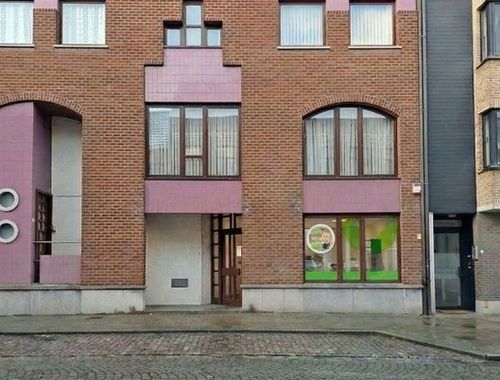                                         Espace de bureaux à louer à Lokeren, € 1.250
