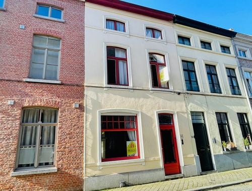                                         Burgerswoning te koop in Brugge, € 275.000
