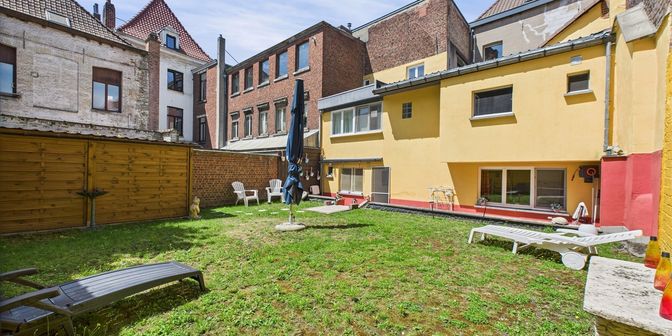 Bien professionnel à vendre à 7500 Tournai