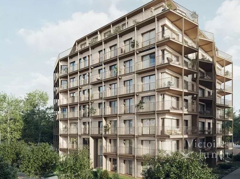 Dit nieuwe luxe project omgeven door groen ligt aan de Boulevard du Souverain, tegenover het Hertoginnedalpark, en bestaat uit 48 eenheden.<br />
Vict