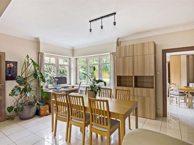 Bent u op zoek naar een instapklare woning? <br />
Dan is dit pand iets voor u! <br />
Deze woning is rustig gelegen maar toch in het hartje van Hamme