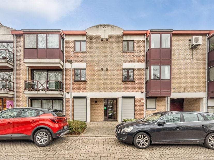 Rustig &amp; centraal gelegen duplex appartement met 1 slaapkamer aan het Heilig Hartplein <br />
<br />
Ligging: Het appartement is gelegen aan HeiligH