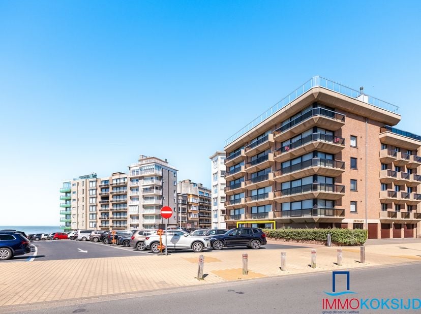 Koksijde-Bad, Résidence Zeerust, Appartement avec terrasse ensoleillée à proximité de la mer, situé au rez-de-chaussée.<br />
Se compose de: hall d'en