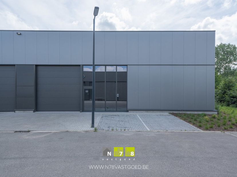 Bien professionnel à vendre
                    à 3680 Maaseik