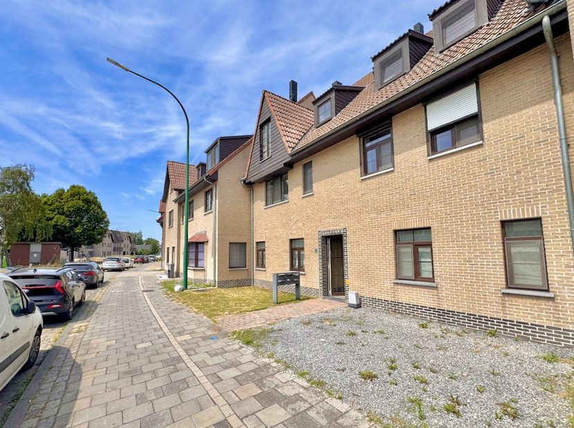 Bent u op zoek naar een instapklaar appartement op een rustige locatie met een uitstekende bereikbaarheid? Dan is dit gezellige dakappartement in Ertv