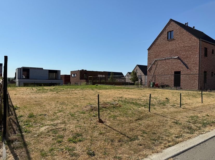 Bouwgrond in verkaveling "De Middelste Kommen" – Hortensialaan, Hoeselt<br />
<br />
Op zoek naar een bouwgrond waar u volledig vrij bent om uw droomw