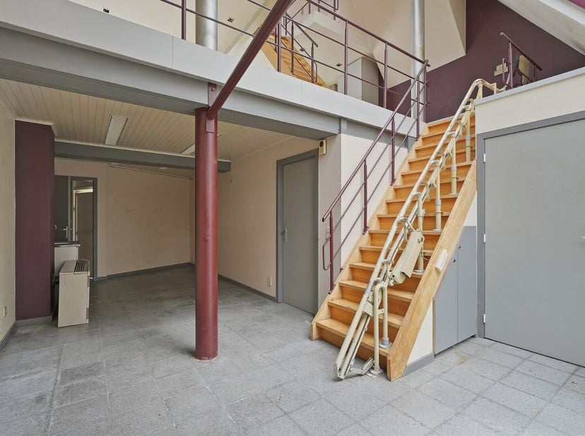 Kijkdag op vrijdag 10 juli - op afspraak!<br />
Te renoveren rijwoning met een verrassende, lichtrijke indeling en uitzonderlijk veel potentieel! Dank