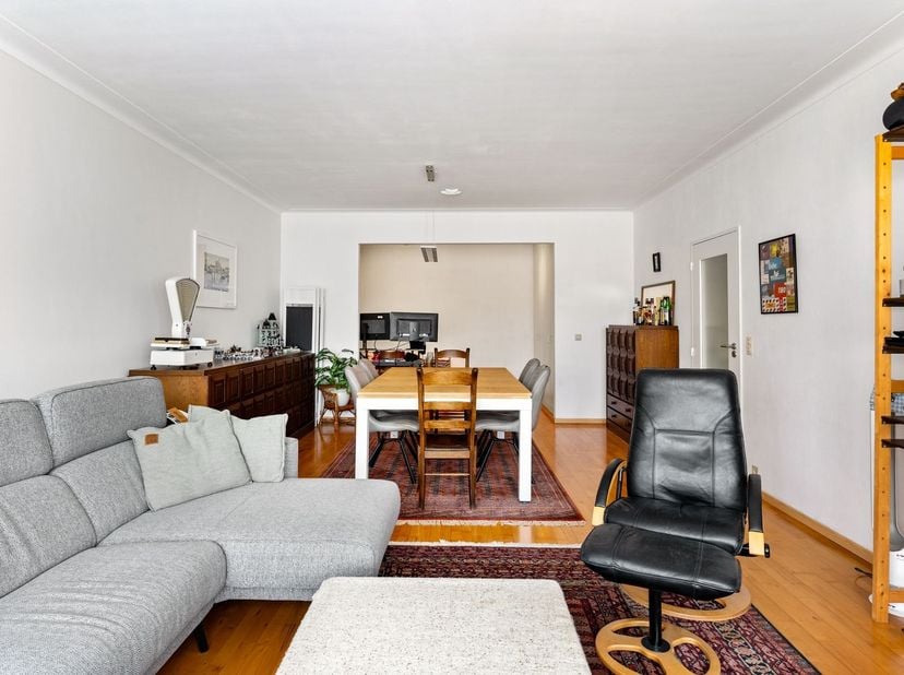 Ruim instapklaar appartement (112m²) voorzien van 2 slaapkamers en prachtig zuidgericht dakterras en kelderberging op centrale locatie biedt tal van m
