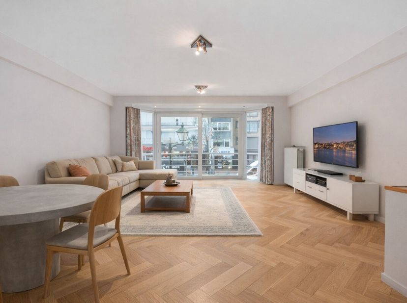 Knokke: Spacieux appartement à vendre avec deux chambres complètes, idéalement situé à Knokke.Idéalement situé sur la Lippenslaan à Knokke, cet appart