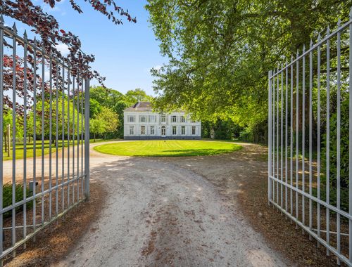                                         Kantoorgebouw te koop in Sint-Katelijne-Waver, € 1.795.000
