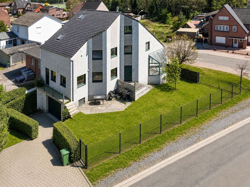 [[ DIT PAND NEEMT DEEL AAN DE ERA OPEN HUIZEN DAG OP 13/6 VAN 13:00 TOT 14:00 ]] Veelzijdige woning met mogelijkheid tot kangoeroewonen in Oudsbergen,