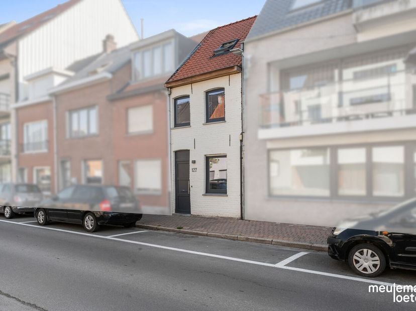 Droom je van een instapklare woning waar je meteen je koffers kunt uitpakken? Dan is deze charmante stadswoning in het centrum van Torhout precies wat