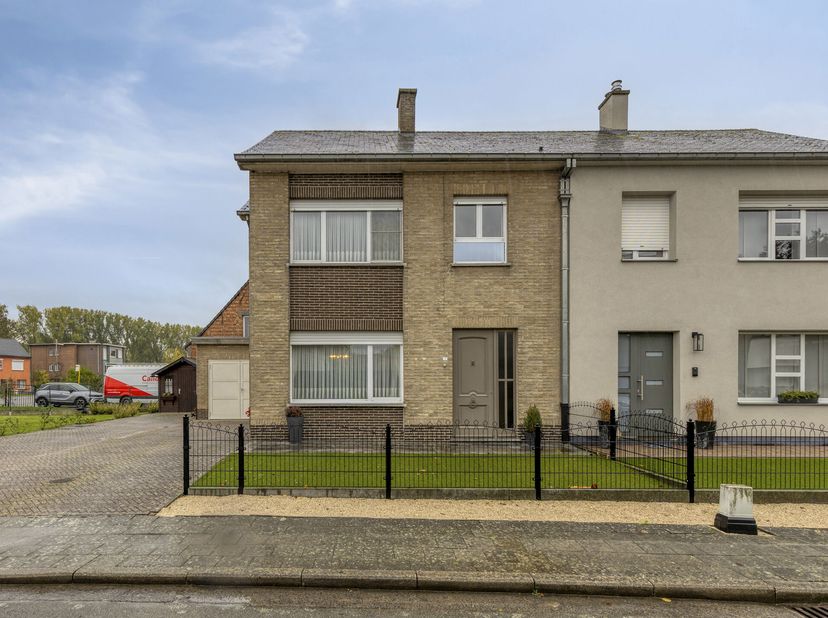 Huis te koop in Molenbeekweg 1,
                    9230 Massemen