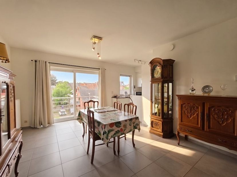 Trés bel appartement 2 chambres avec balcon situé dans un clos résidentiel à Leuze-en-Hainaut <br />
Trés bel appartement 2 chambres avec balcon situé